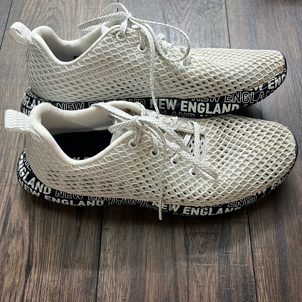 NOBULL New England Diamond Mesh Runner White Navy Mens 9.5 / Womens 11‎